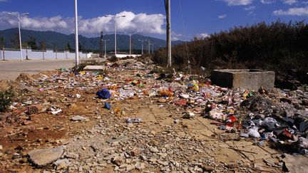 Des gravats, du béton, de la ferraille ou encore du plastique ont été entreposés depuis 2017 dans la décharge varoise (photo d'illustration). (ANGELIQUE & GUY BESCOND / BIOSPHOTO)