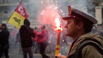 Les cheminots manifestent jeudi 22 mars 2018 à Paris. (MAXPPP)