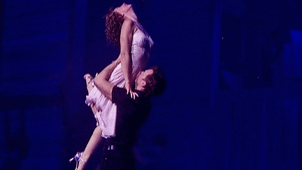 Corentin Mazo et Cécile Mazéas les héros de la version française de la comédie musicale Dirty Dancing.
 (France 2)