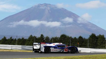 La Toyota TS030 sur le circuit de Fuji (TMG)