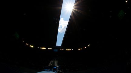 Le toit a &eacute;t&eacute; ferm&eacute; sur les deux courts principaux, la Rod Laver Arena (photo) et la Hisense Arena, pour permettre au jeu de se poursuivre normalement. (QUINN ROONEY / GETTY IMAGES )