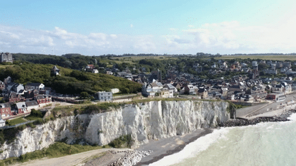 Tourisme : Ault, un village de la côte picarde aux airs de Normandie (France 2)