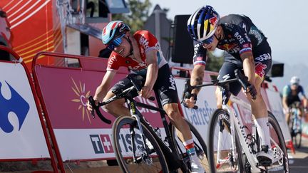 Le Slovène Primoz Roglic a remporté la quatrième étape de la Vuelta au sprint, mardi 20 août, à Pico Villuercas. (OSCAR DEL POZO / AFP)