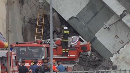 Un viaduc de l'autoroute A10 s'est effondré à Gênes (Italie), le 14 août 2018. (REUTERS)