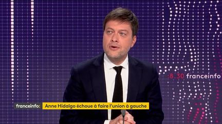 Benoît Payan répondait aux questions de Salhia Braklia et Marc Fauvelle sur franceinfo ce mercredi 15 décembre. (FRANCEINFO / RADIOFRANCE)