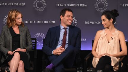 L'actrice Ruth Wilson (à gauche), son partenaire à l'écran dans "The Affair", Dominic West et Sarah Treem, scénariste principale, le 12 octobre 2015, à New York.&nbsp; (NICHOLAS HUNT / GETTY IMAGES NORTH AMERICA / AFP)