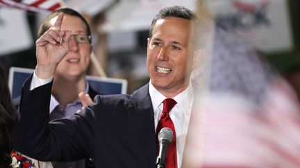 Candidat surprise de la primaire de 2012, vainqueur dans l’Iowa la même année, Rick Santorum, champion de la droite chrétienne, est reparti en campagne. A 47 ans, il promet notamment de supprimer l'Internal Revenue Service, le fisc fédéral. Il entend être la voix des cols bleus. Il dit vouloir «reprendre l’Amérique» et se déclare opposé aux mariage homosexuel. (REUTERS/Aaron Josefczyk)