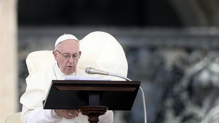 Le pape François, le 12 août 2018, au Vatican.&nbsp; (FILIPPO MONTEFORTE / AFP)