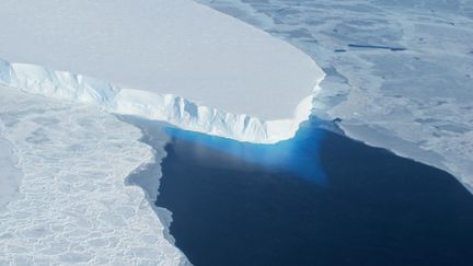 Clich&eacute; de la NASA non dat&eacute; pr&eacute;sentant le glacier Thwaites, dans l'ouest de l'Antarctique.&nbsp; (AFP PHOTO / NASA / HANDOUT / AFP)