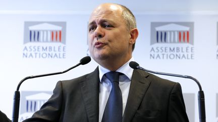 Bruno Le Roux,&nbsp;pr&eacute;sident du groupe PS &agrave; l'Assembl&eacute;e nationale, lors d'une conf&eacute;rence de presse, au Palais Bourbon, &agrave; Paris, le 30 avril 2013. (FRANCOIS GUILLOT / AFP)