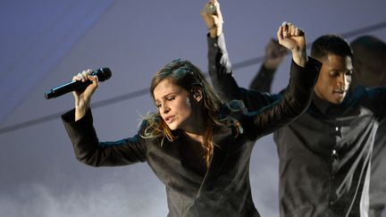 Christine and the Queens pendant sa première prestation musicale aux Victoires de la Musique (13 février 2015)
 (Bertrand Guay / AFP)