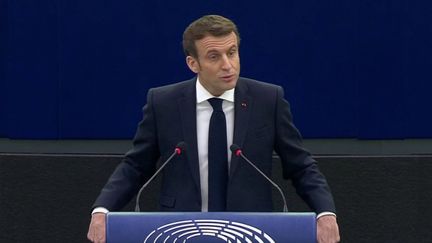 Emmanuel Macron au Parlement européen : la présidentielle rattrape le chef de l'État