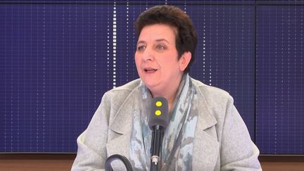 Frédérique Vidal : "J'ai trois comptes bancaires et un livret" avec "un peu plus de 30 000 euros au total sur cet ensemble"