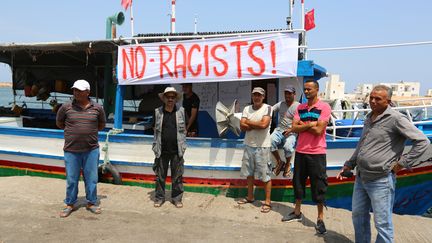 Les marins ont menacé de bloquer le port de Zarzis (Tunisie), où devait accoster le bateau affrêté par le réseau européen Génération identitaire.