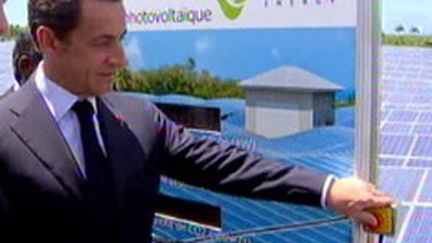 Nicolas Sarkozy a inauguré une ferme fonctionnant à l'énergie solaire à La Réunion (France 2)