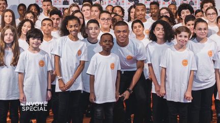 Kylian Mbappé reversera 30% de ses bénéfices à sa fondation IBKM, créée pour aider les jeunes à réaliser leurs rêves (ENVOYE SPECIAL / FRANCE 2)