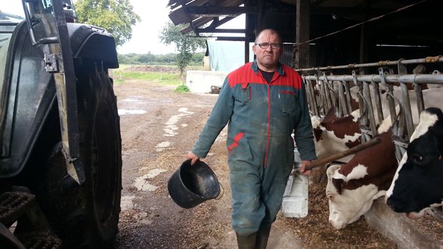 &nbsp; (Claude Raffray, producteur de lait à Guipel en Ille-et-Vilaine va venir à Rennes manifester au Space, salon des productions animales © Radio France/Sébastien Baer)