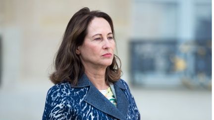 S&eacute;gol&egrave;ne Royal&nbsp;&agrave; la sortie du conseil des ministres &agrave; l'Elys&eacute;e LE&nbsp;23 septembre 2015 (CHAMUSSY / SIPA)