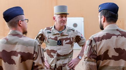 Le Chef d’état major des armées, le général François Lecointre, lors de son déplacement à Niamey, au Niger, le 11 décembre 2019 (Etat-major des Armées)