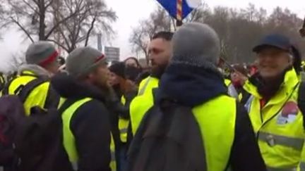 Ce samedi 12 janvier, des "gilets jaunes" se sont donné rendez-vous à Bourges (Cher) pour ce 9e samedi de mobilisation. (CAPTURE D'ÉCRAN FRANCE 3)