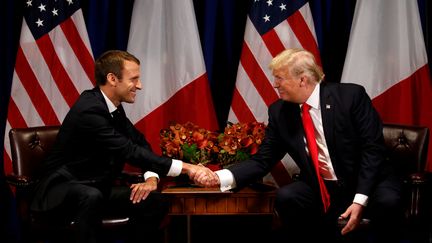 Emmanuel Macron et Donald Trump, à New York (Etats-Unis), le 18 septembre 2017. (KEVIN LAMARQUE / REUTERS)