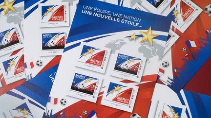 Le prix des timbres est en hausse au premier janvier, +4,7% en moyenne. (GERARD JULIEN / AFP)