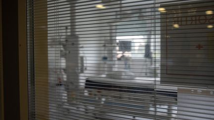 Le service de réanimation de l'hôpital de la Timone, à Marseille (Bouches-du-Rhône), le 30 avril 2020. (MAXPPP)