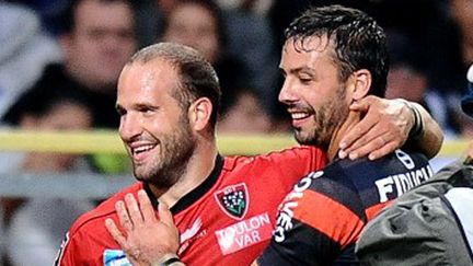 Frédéric Michalak, sous le maillot de Toulon, et Clément Poitrenaud, sous le maillot de Toulouse, lors du match aller