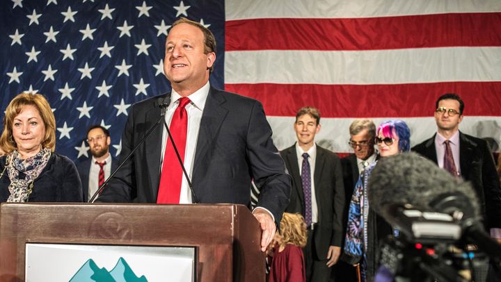 Le candidat démocrate Jared Polis s'exprime après son élection dans le Colorado, le 6 novembre 2018. (EVAN SEMON / REUTERS)