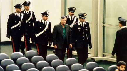 Salvatore "Toto" Riina, lors d'un procès, en Italie, dans les années 1990.&nbsp; (AFP)