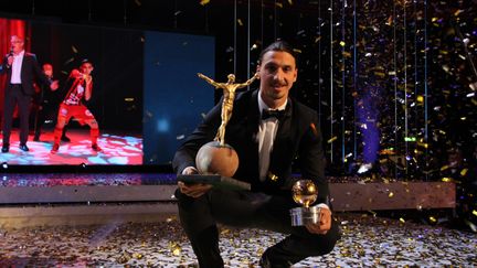 Zlatan Ibrahimovic, la classe en dehors du terrain (ATILA ALTUNTAS / ANADOLU AGENCY)