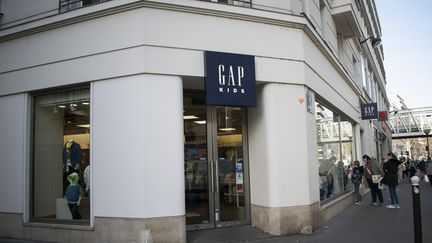 Un magasin Gap à Paris, le 21 février 2023. (MAGALI COHEN / HANS LUCAS / AFP)