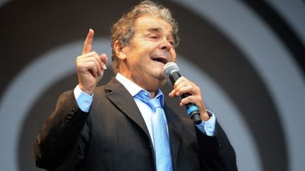 Pierre Perret en concert à Carhaix (Finistère) en juillet 2011
 (Fred Tanneau / AFP)