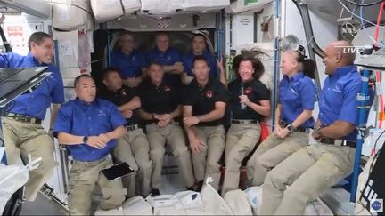 L'astronaute français Thomas Pesquet et ses trois coéquipiers lors de leur entrée dans la Station spatiale internationale, le 24 avril 2021. (NASA / YOUTUBE)