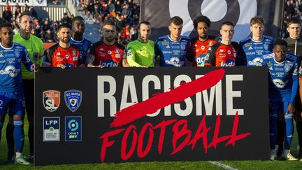 franceinfo junior. Comment lutter contre les violences et le racisme dans le football ?