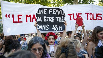 Rassemblement autour des familles de victimes de féminicides, place de la République à Paris, le 6 juillet 2019. (SEBASTIEN MUYLAERT / MAXPPP)