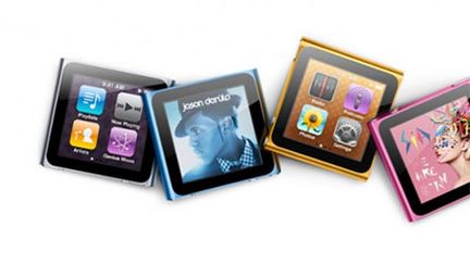 Le nouvel iPod nano a un écran de 1,54 pouces (soit 3,9 cm) et ne pèse que 21 grammes. (Apple)