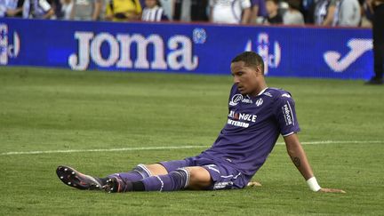 Christopher Jullien (TFC) dépité après la défaite contre Lille le week-end dernier. (PASCAL PAVANI / AFP)