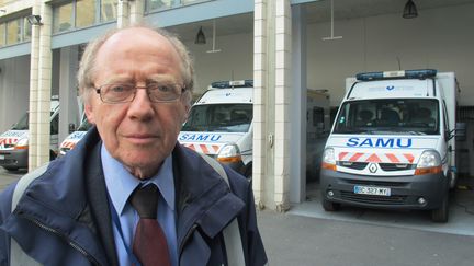 Le professeur Didier Cremniter, référent de&nbsp; la cellule d'urgence médico-psychologique, le 27 novembre 2015 à l'hôpital Necker, à Paris. (F. MAGNENOU / FRANCETV INFO)