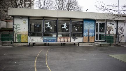 Un préfabriqué à l'école maternelle Tolbiac, dans le 13e arrondissement de Paris, le 19 février 2019.&nbsp; (ARTHUR NICHOLAS ORCHARD / HANS LUCAS / AFP)