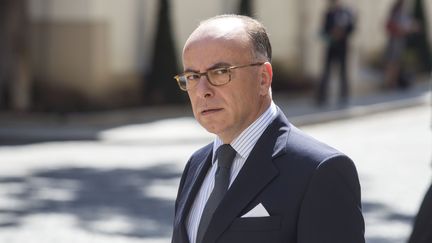 Le ministre de l'Int&eacute;rieur Bernard Cazeneuve arrive &agrave; une r&eacute;union europ&eacute;enne sur la s&eacute;curit&eacute; &agrave; bord des trains &agrave; Paris, le 29 ao&ucirc;t 2015. (GEOFFROY VAN DER HASSELT / BELGA MAG / AFP)