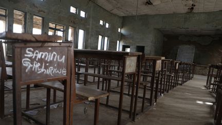 Une salle de classe de l'établissement où 42 personnes dont 27 enfants avaient été enlevées le 17 février 2021, à Kagara (Nigeria). (KOLA SULAIMON / AFP)