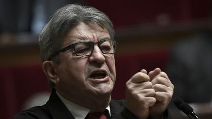 Le candidat de La France insoumise à la présidentielle, Jean-Luc Mélenchon, le 3 janvier 2022 à l'Assemblée nationale. (STEPHANE DE SAKUTIN / AFP)