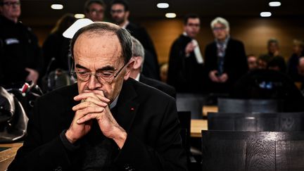 Le cardinal Philippe Barbarin, à l'arrivée à son procès à Lyon, le 7 janvier 2019. (JEFF PACHOUD / AFP)