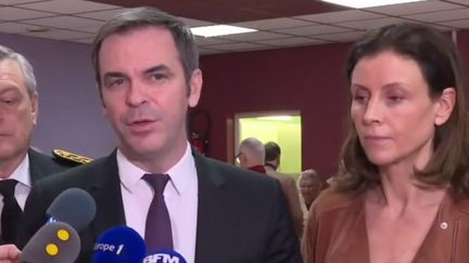 Olivier Véran à la sortie de sa rencontre avec des retraités d'un club des aînés d'Orchies dans le Nord.&nbsp; (CAPTURE ECRAN / FRANCEINFO)