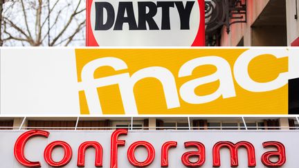 &nbsp; (Logos des marques Darty, Fnac et Conforama. Conforama a déposé une première offre de rachat de Darty en mars 2016 alors que la Fnac s'était positionnée à la fin de l'année 2015 © Maxppp)