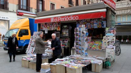 Un kiosque &agrave; journaux &agrave; Barcelone, en Espagne. (TIM SOMERSET / MAXPPP)