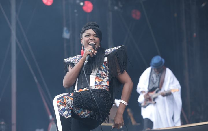 La chanteuse Eno Wiliams de Ibibio Sound Machine samedi sur la Grande Scène.
 (Gilles Scarella / Studio FTV)