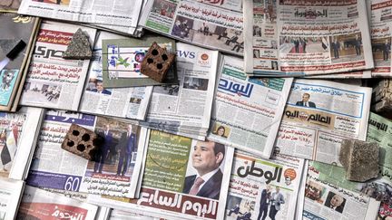 Un kiosque à journaux au Caire en février 2022.&nbsp; (KHALED DESOUKI / AFP)