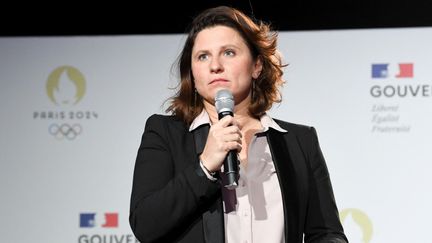 Roxana Maracineanu a participé à la conférence de presse de présentation de la cérémonie d'ouverture des Jeux de Paris 2024, lundi 13 décembre.&nbsp; (ALAIN JOCARD / AFP)